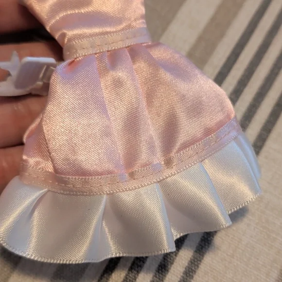 Disney Cinderella Keychain With Measuring Tape - Picture 6 of 9